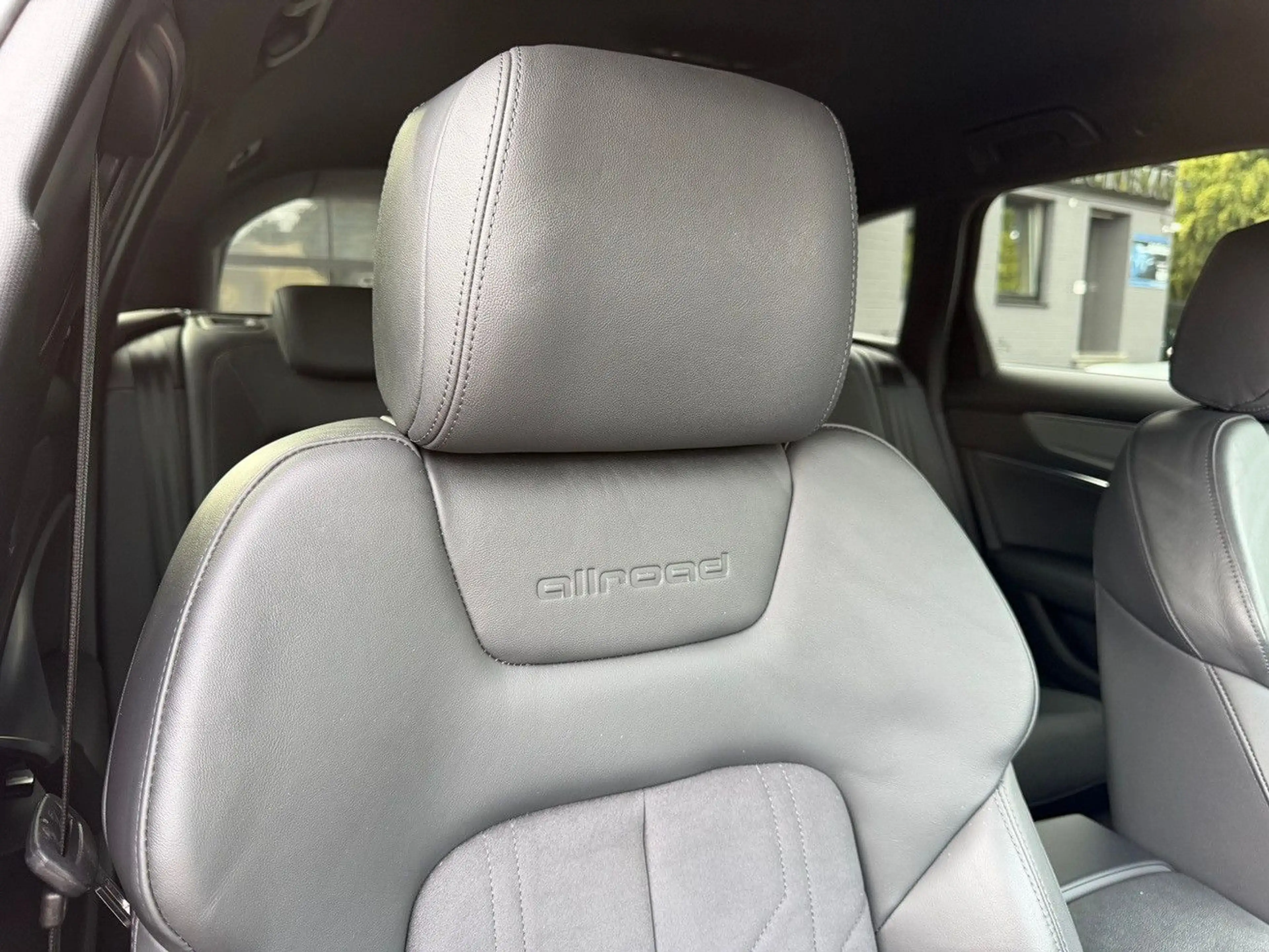 Audi A6 allroad quattro 55 TDI ACC/Leder/STHZ/B&O/AHK — photo 9