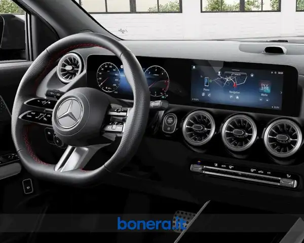 Mercedes-Benz Gla Class view 6
