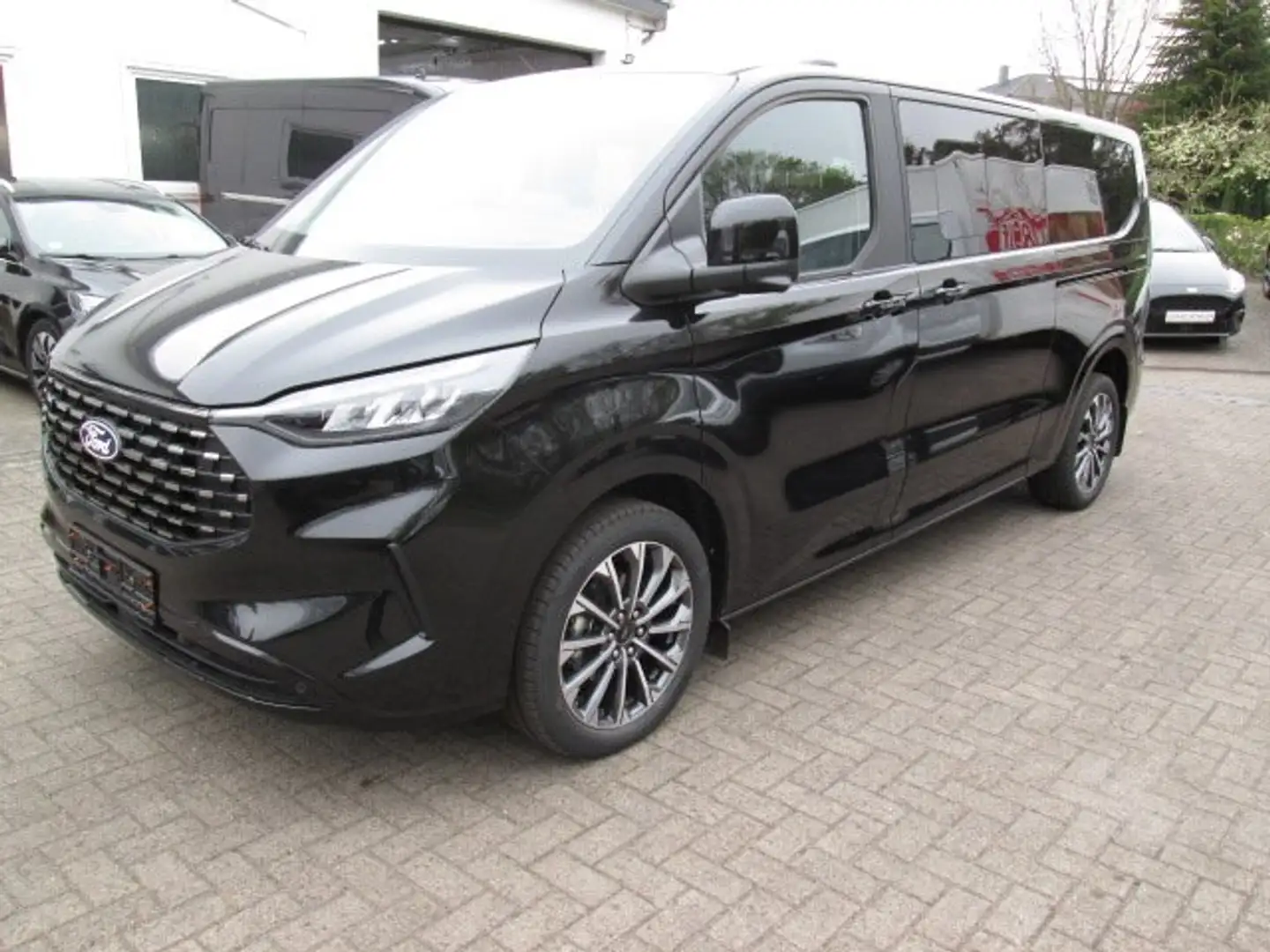 Ford Tourneo Custom 320 L2 Autm. TitaniumX Schwarz - 1