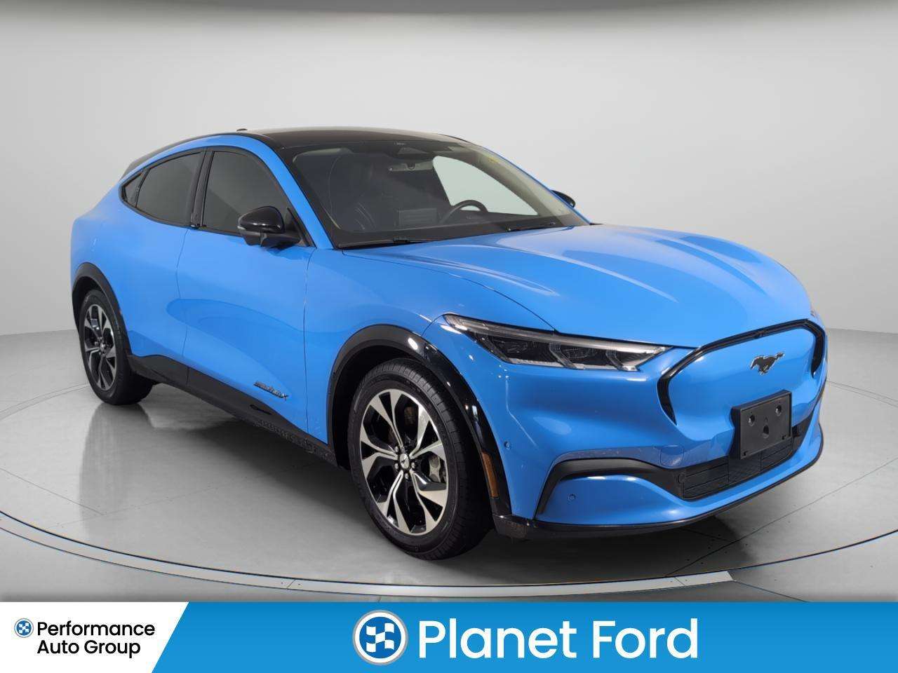 2023 Ford Mustang Mach-E Premium AWD Extended range B&O Pano Roof Amb light — снимка 1