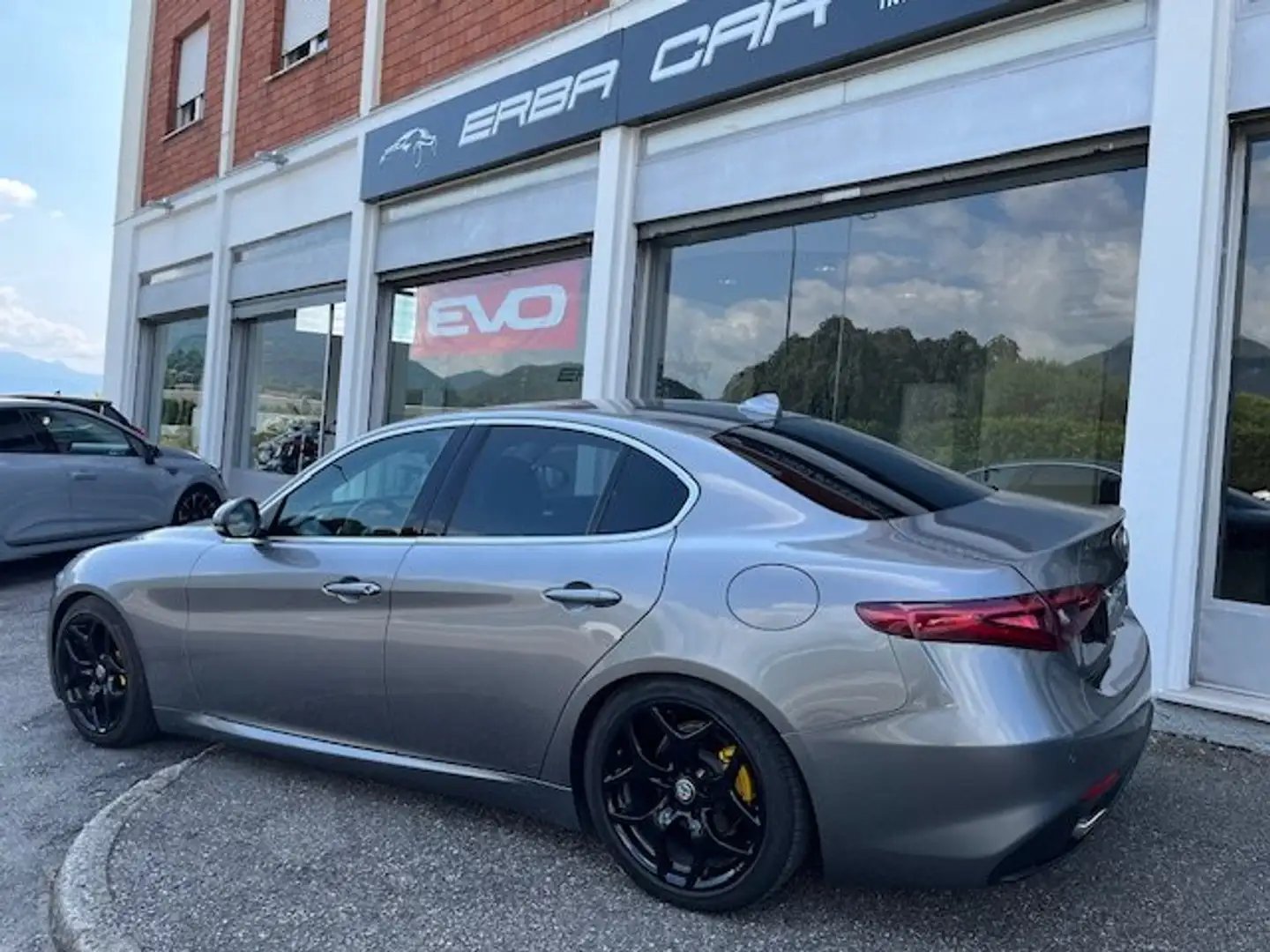 Alfa Romeo Giulia Giulia 2016 2.2 t Executive 190cv auto my19 Сірий - 2