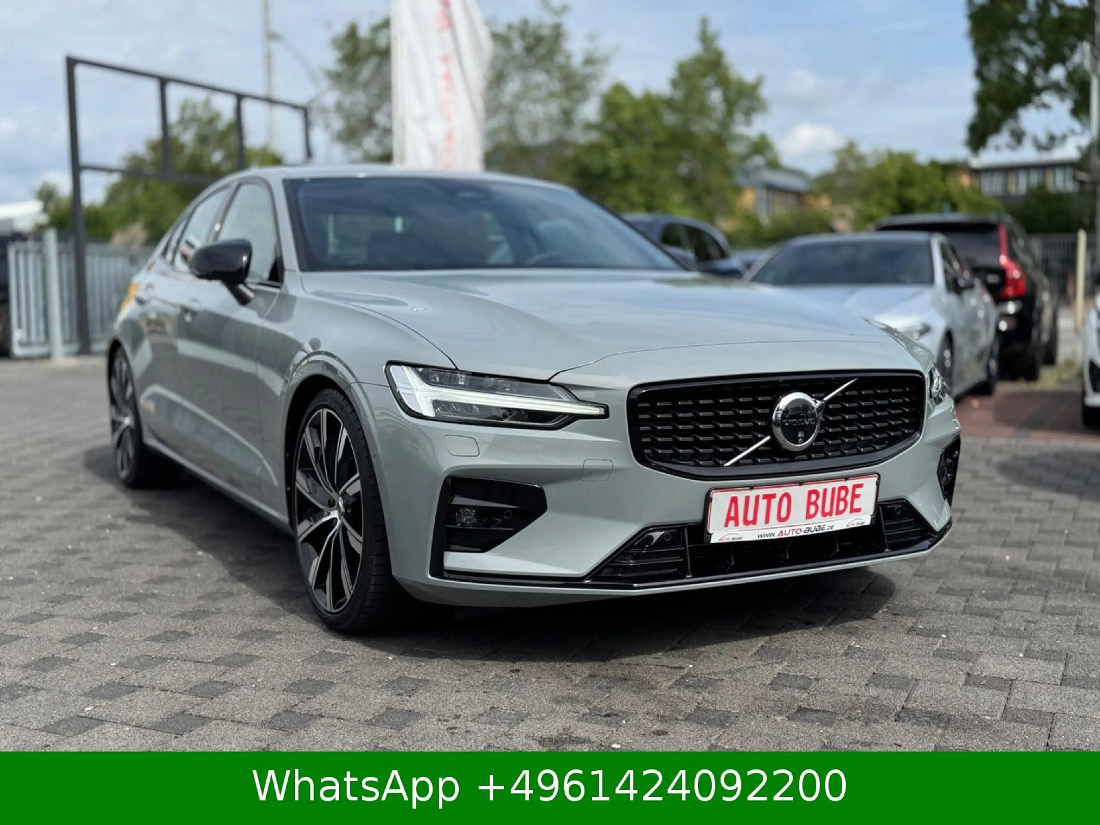 Volvo S60 Ultimate Dark AWD HUD|SCHIEBEDACH|1.HAND! — photo 10