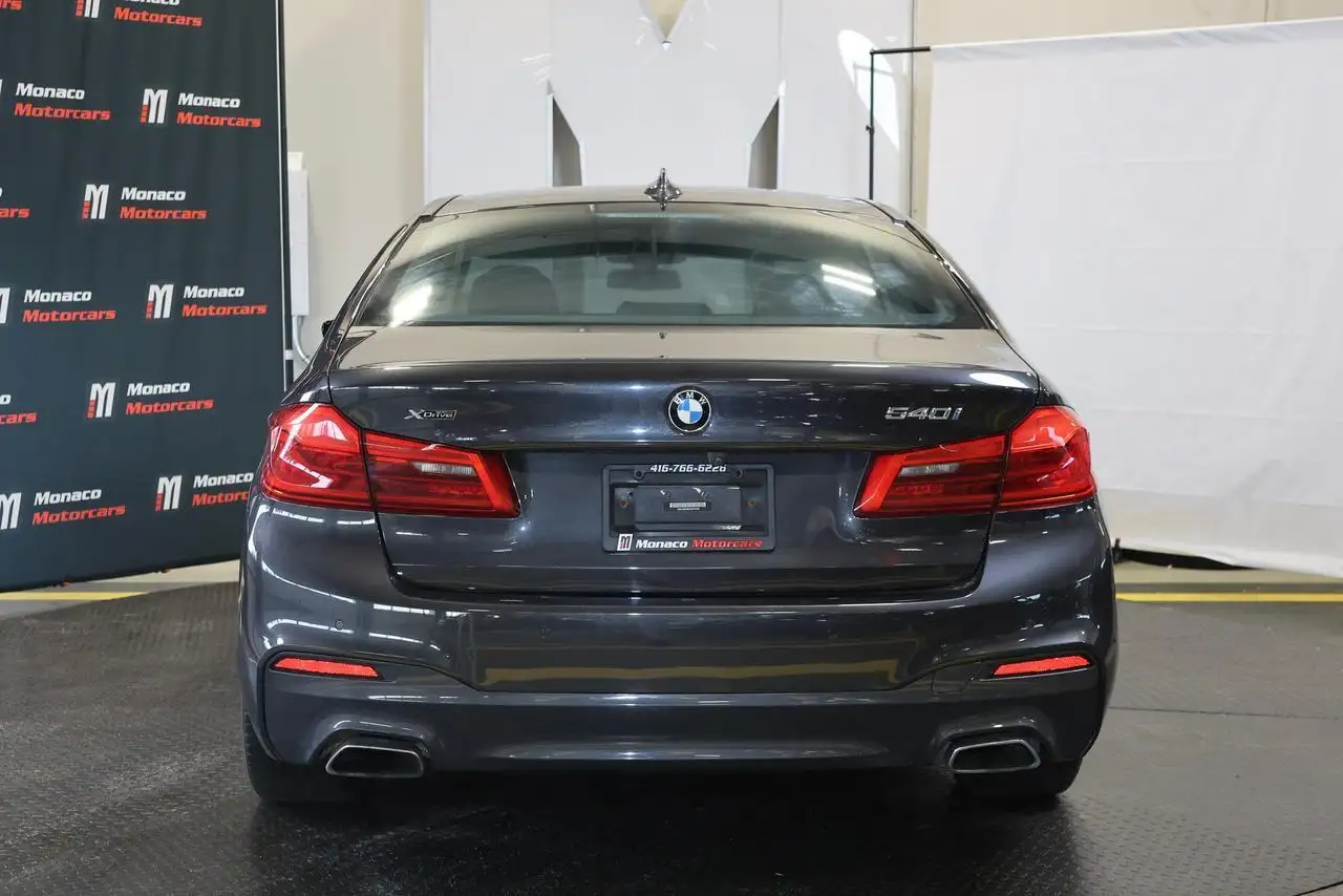 BMW 5 Series снимка BMW 5 Series