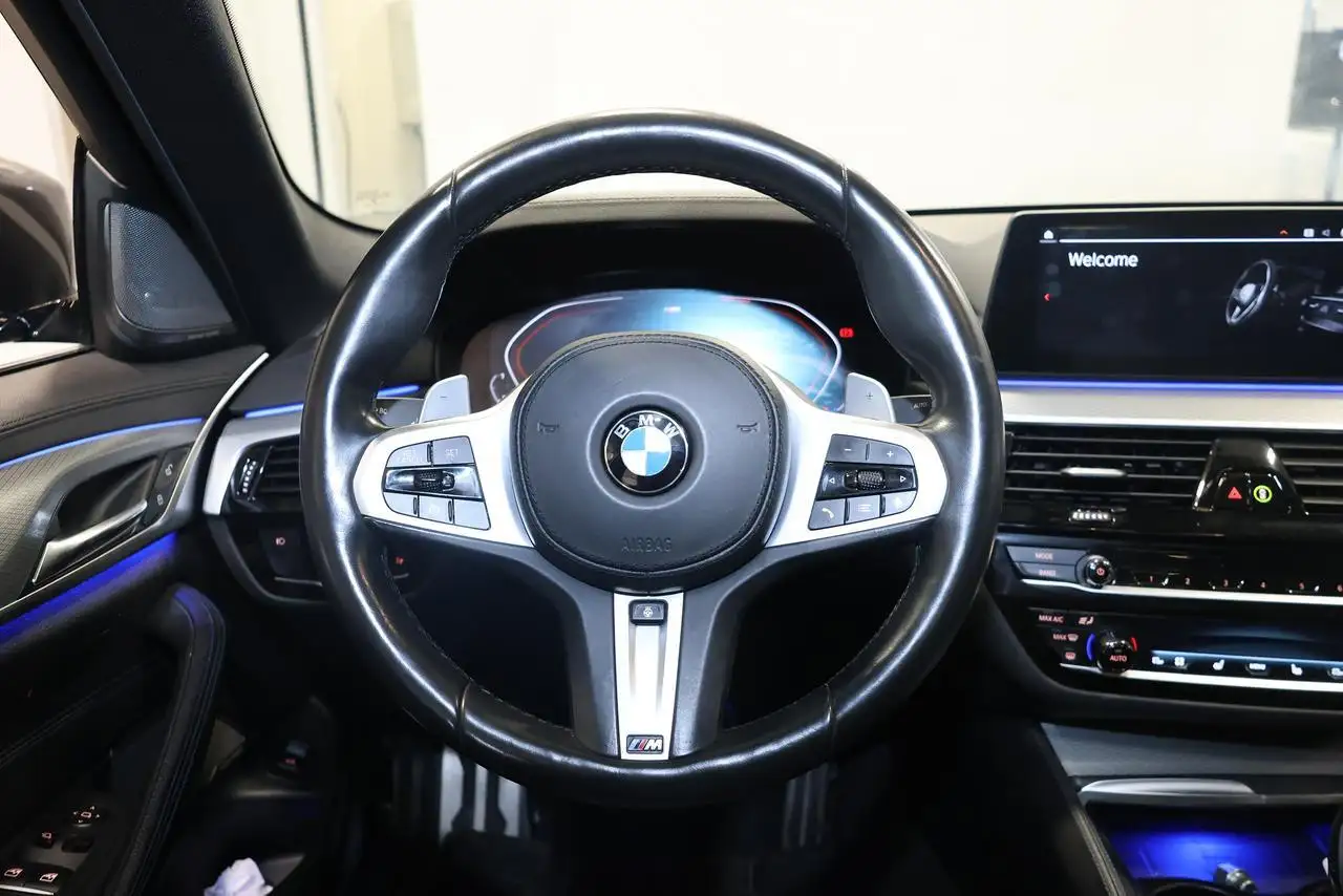 BMW 5 Series снимка BMW 5 Series