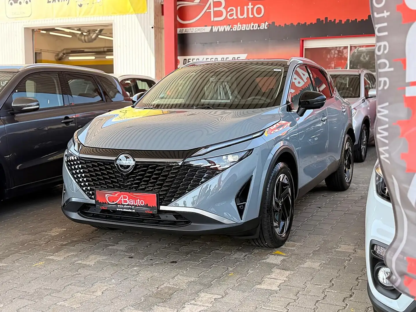 Nissan Qashqai 1,3 DIG-T MHEV 4x4 N-Connecta+ Xtronic TAGESZUL... Grau - 2