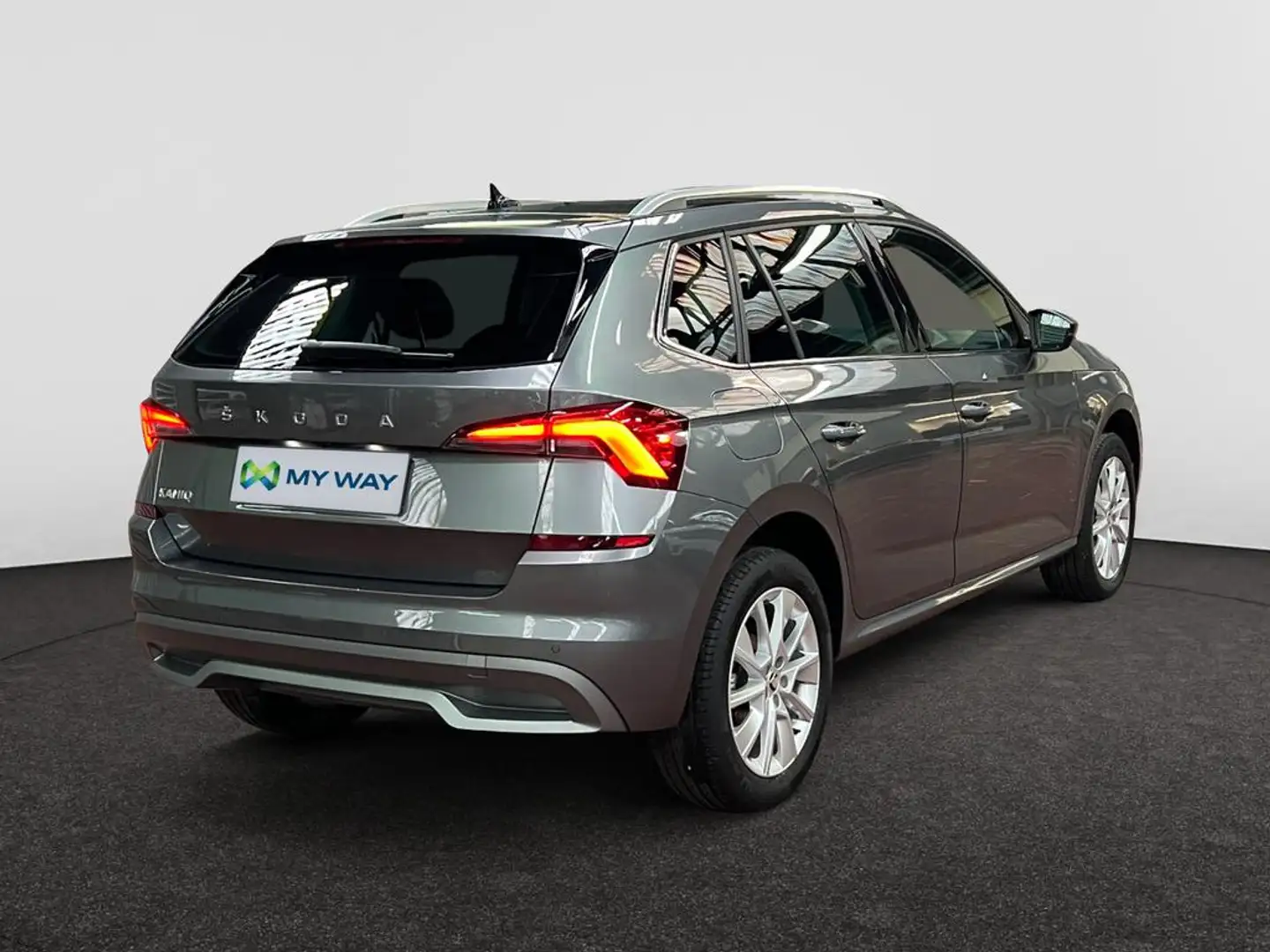Skoda Kamiq Clever 1.0TSI 70kW(95cv) 5v Gris - 2