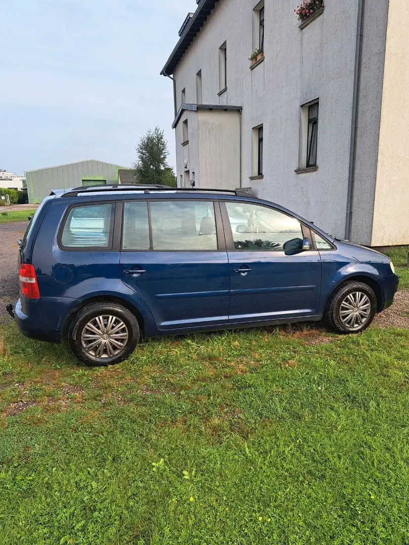 Volkswagen Touran 1.6 FSI - 2