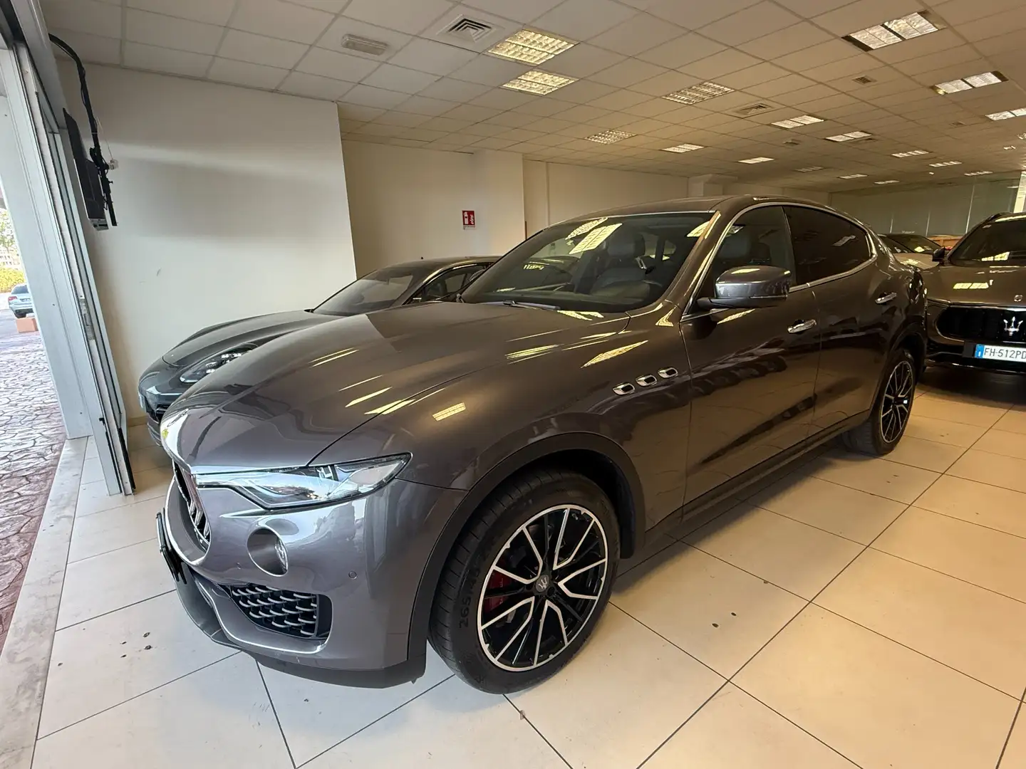 Maserati Levante Levante 250cv my19 - IVA ESPOSTA Grigio - 1