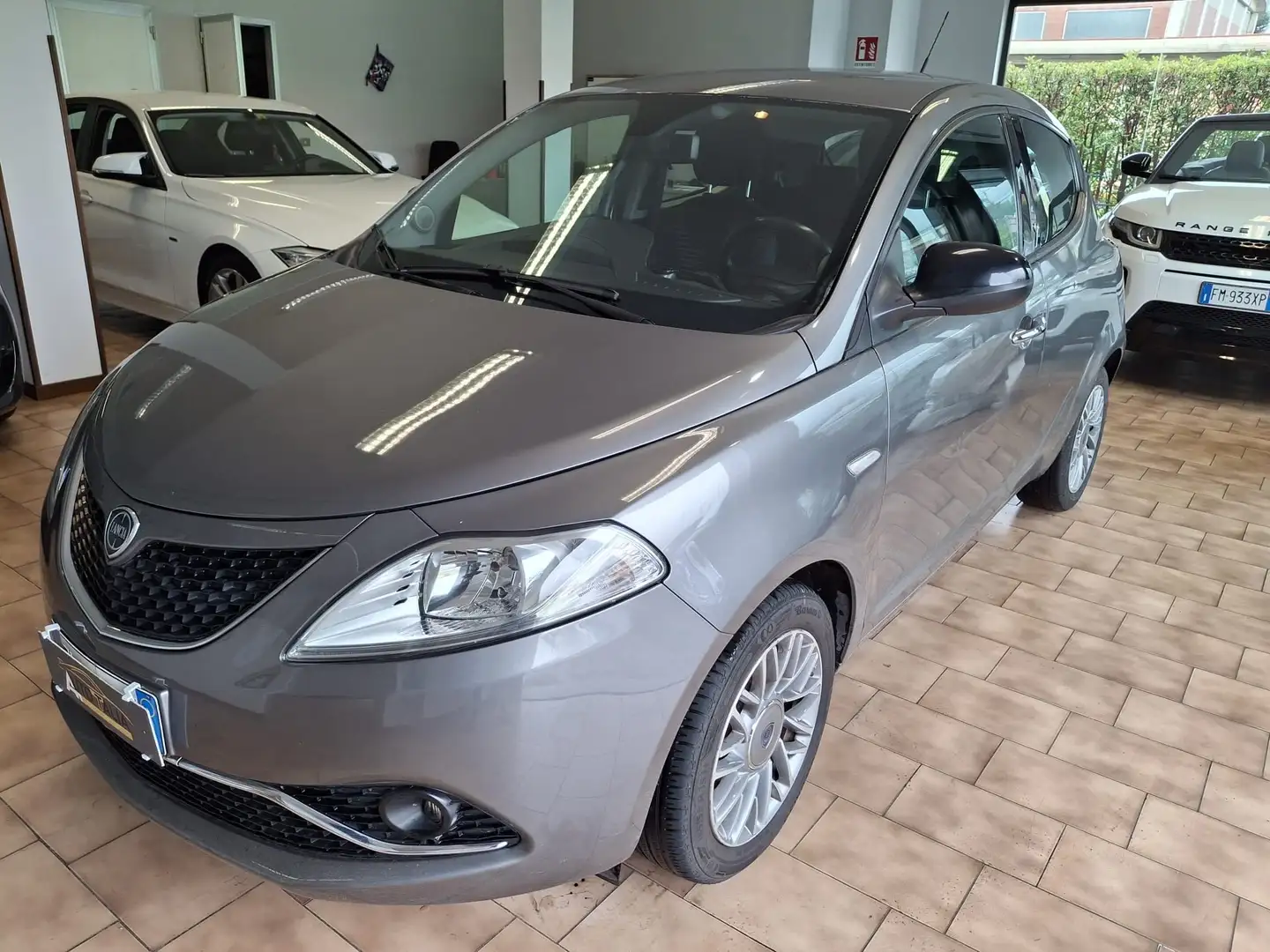 Lancia Ypsilon 1.3 mjt Silver s*NEOPATENTATI Gris - 1