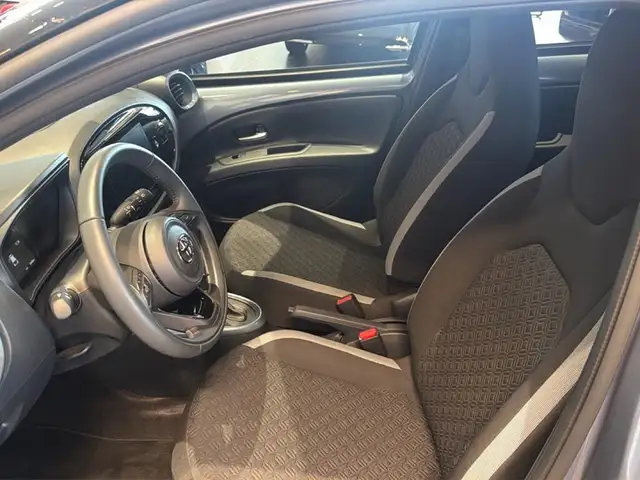 Toyota Aygo view 9