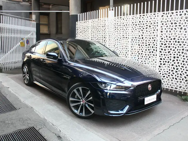 Jaguar XE 2.0d i4 R-Dynamic SE AWD 180cv auto-Tagliandi Jag