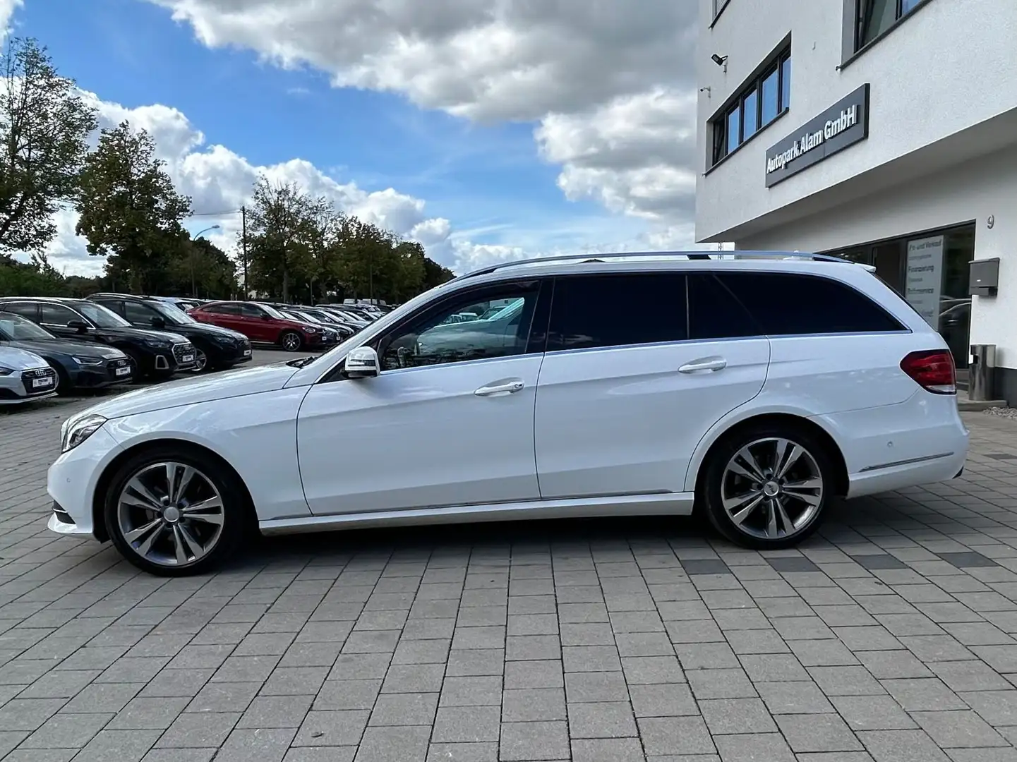 Mercedes-Benz E 350 BlueTec 4Matic AHK Navi Tempomat Blanc - 2