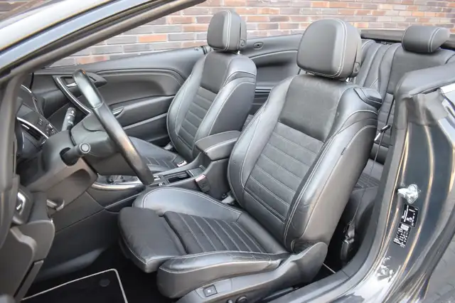 Opel Cascada view 8