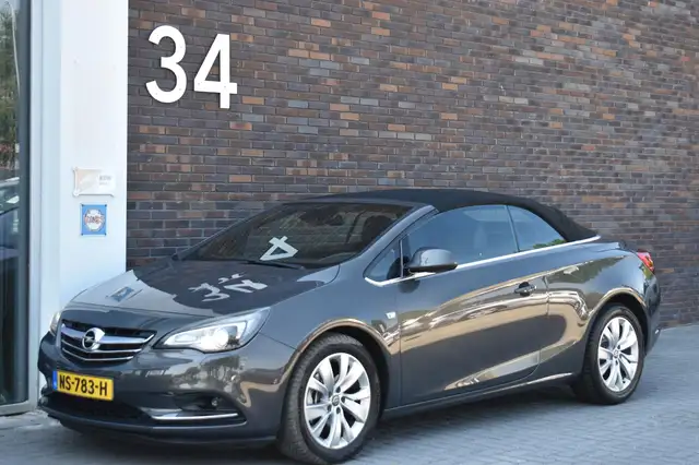 Opel Cascada view 4