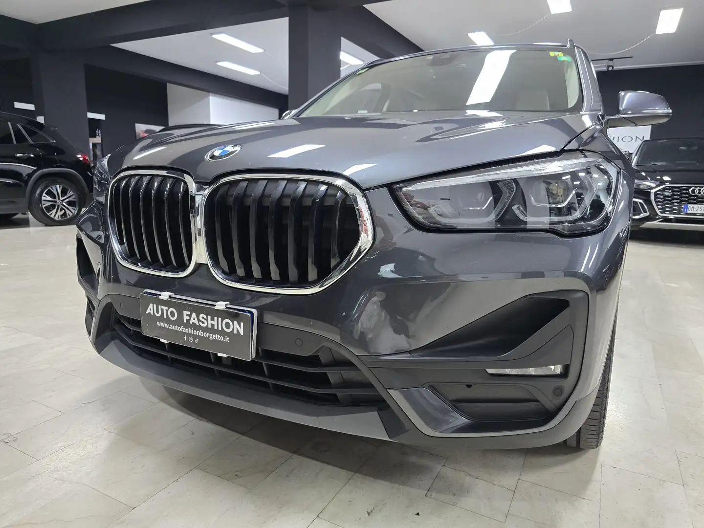 BMW X1 X1 F48 2022 sdrive18d Sport auto Grau - 2