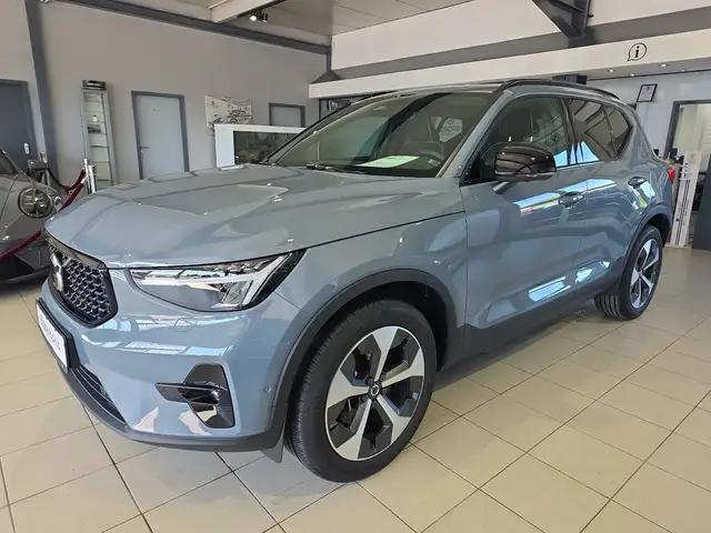 Volvo XC40 B4 Ultimate Dark AWD ACC BLIS AHK 360° LED