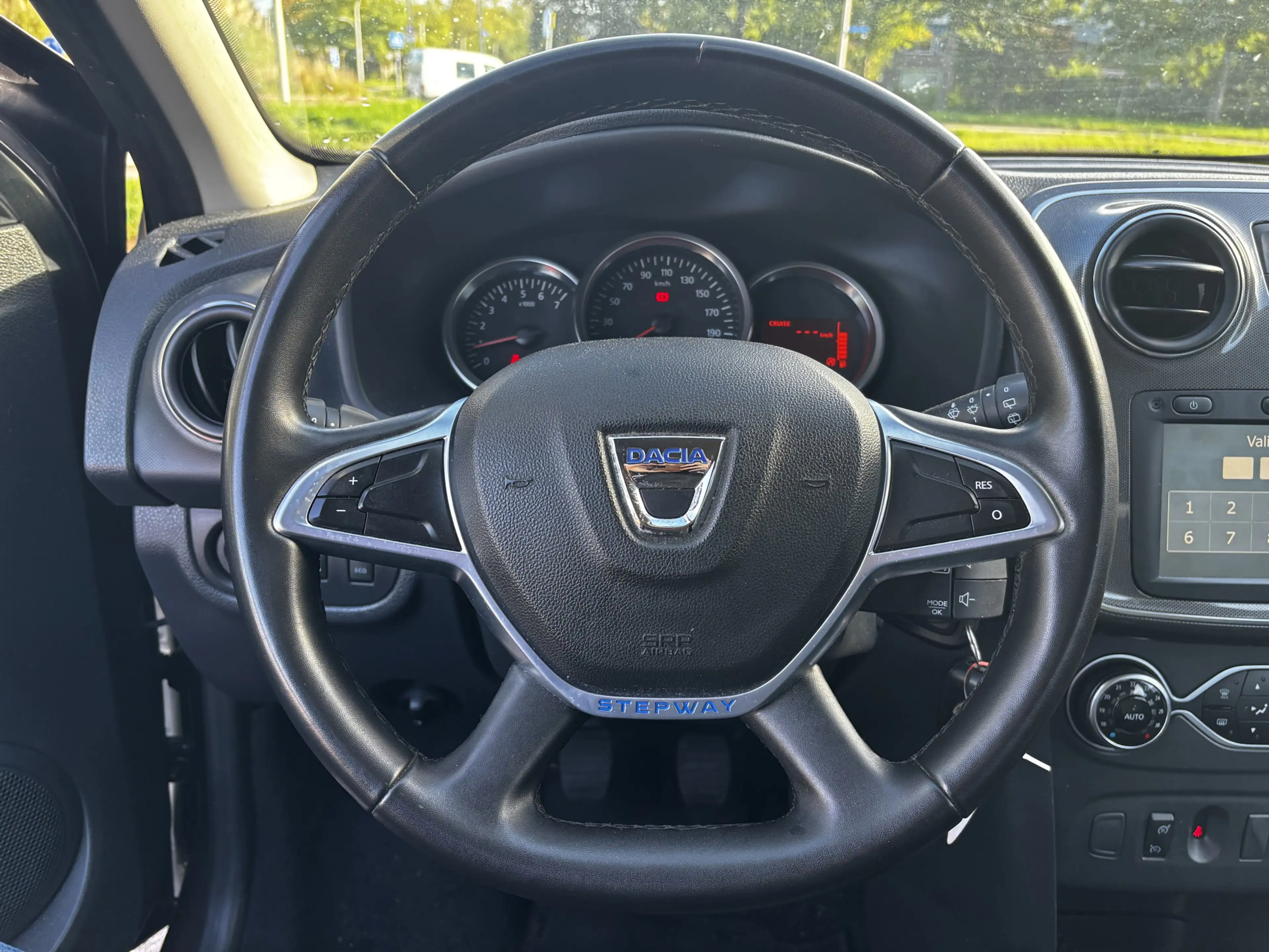 Dacia Sandero 0.9 TCe Laureate / Lmv / Trekhaak / Cruise / Navi — photo 17