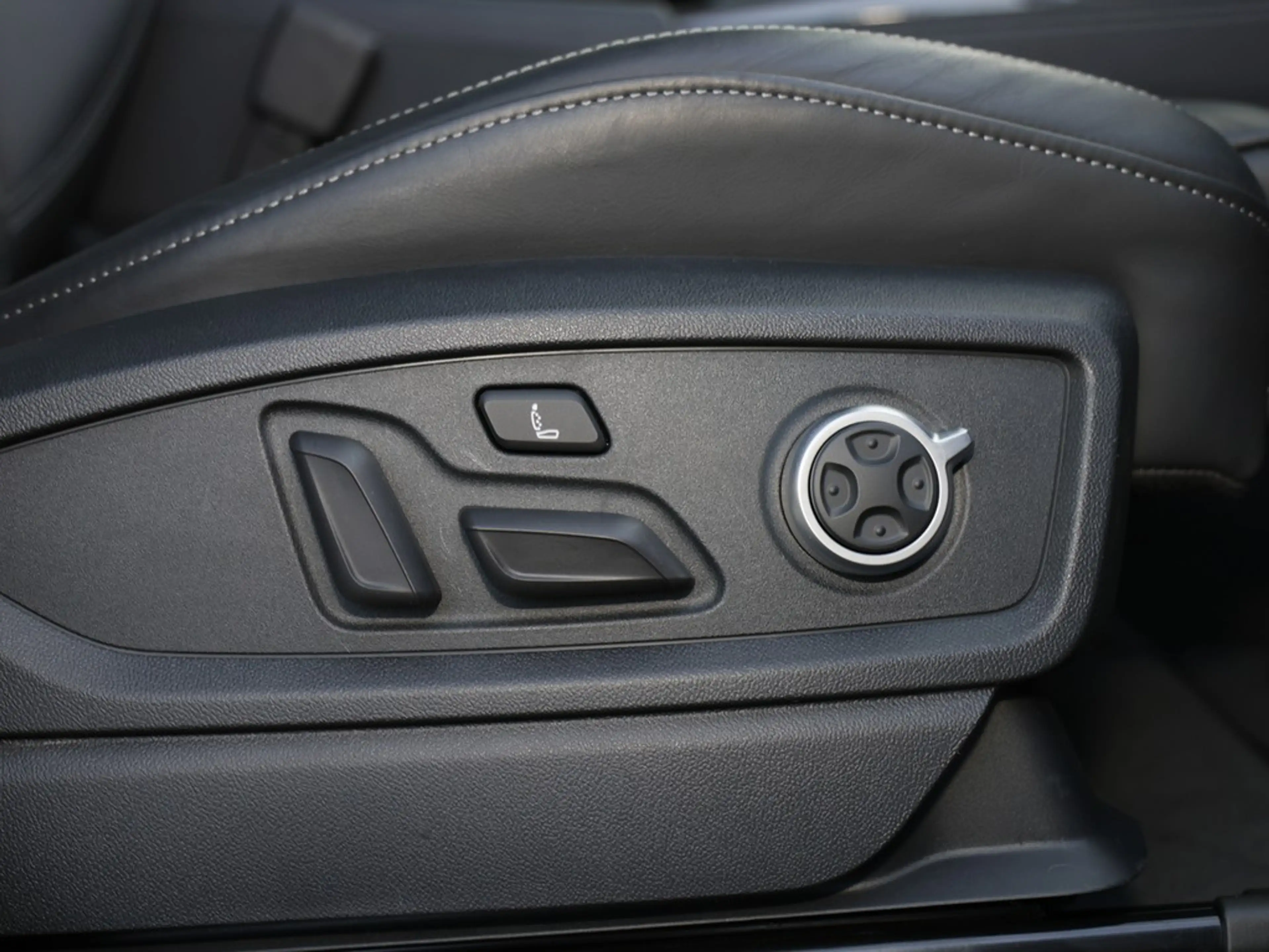 Audi SQ5 TDI quattro tiptronic — photo 10