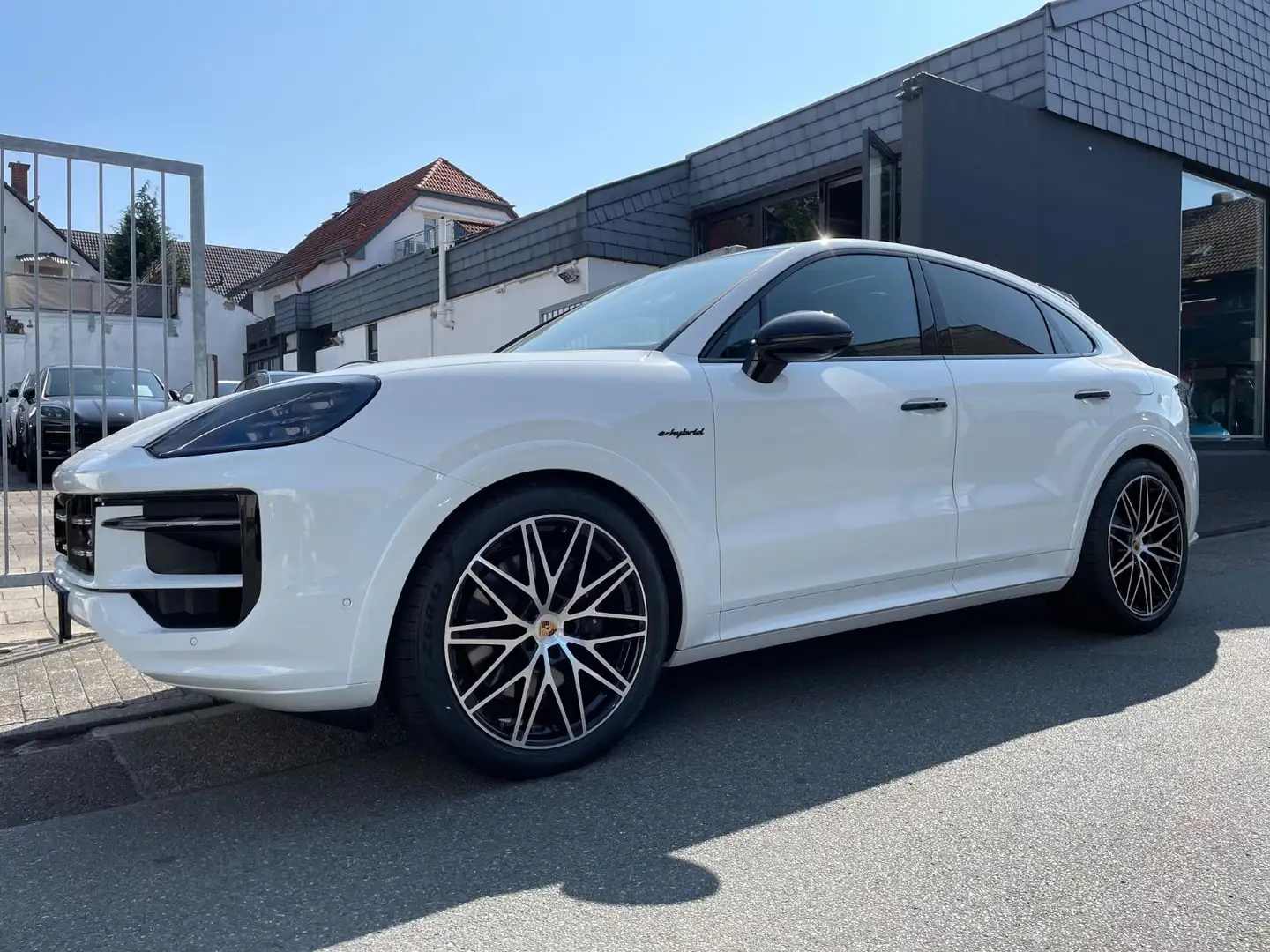 Porsche Cayenne E-Hybrid Coupé |ACC|360°|SportDesign|22" Blanc - 1
