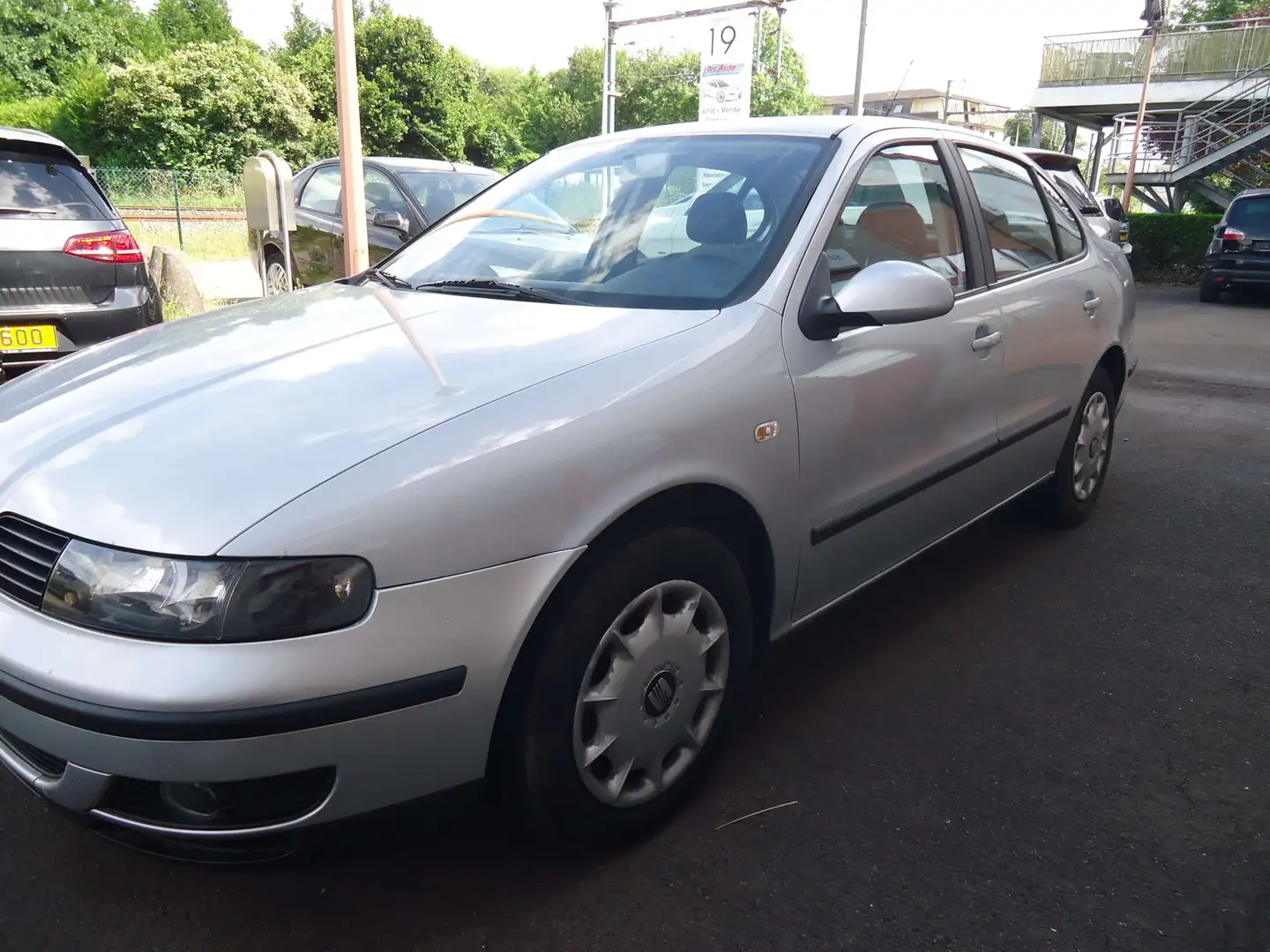 SEAT Toledo 1.9 TDi Style Grijs - 2