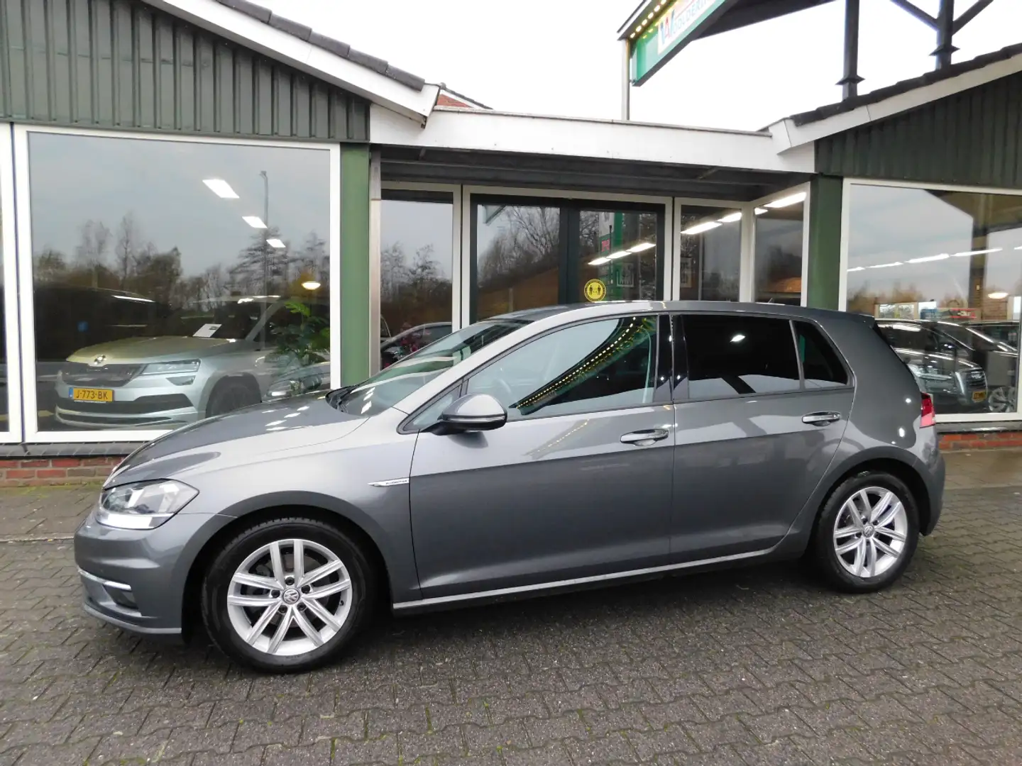 Volkswagen Golf 1.5TSI 131PK COMF.LINE!! All-in Prijs! Grau - 1