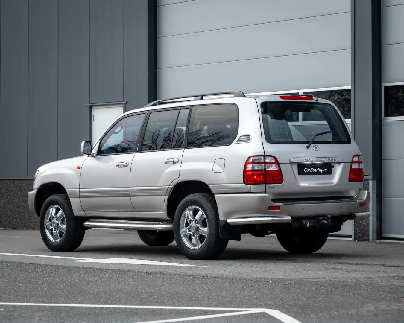 Toyota Land Cruiser Cruiser100 4.7i V8 Executive I VAT I First Owner I Silber - 2