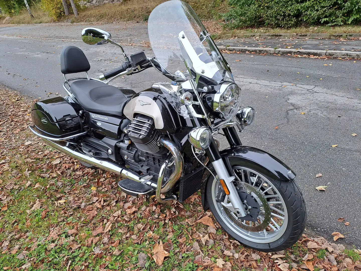 Moto Guzzi California 1400 Touring Schwarz - 2