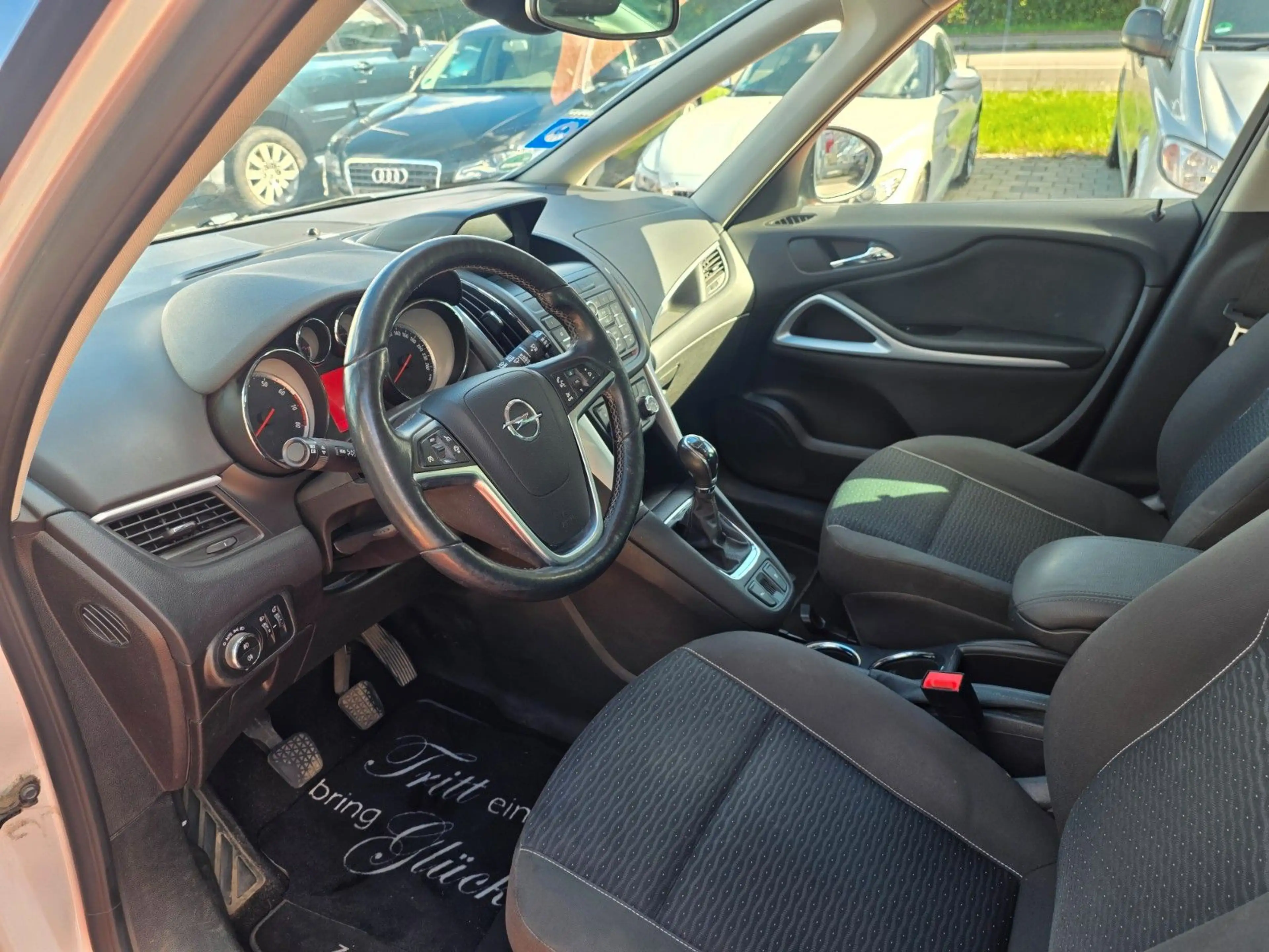 Opel Zafira C Tourer Drive — photo 8