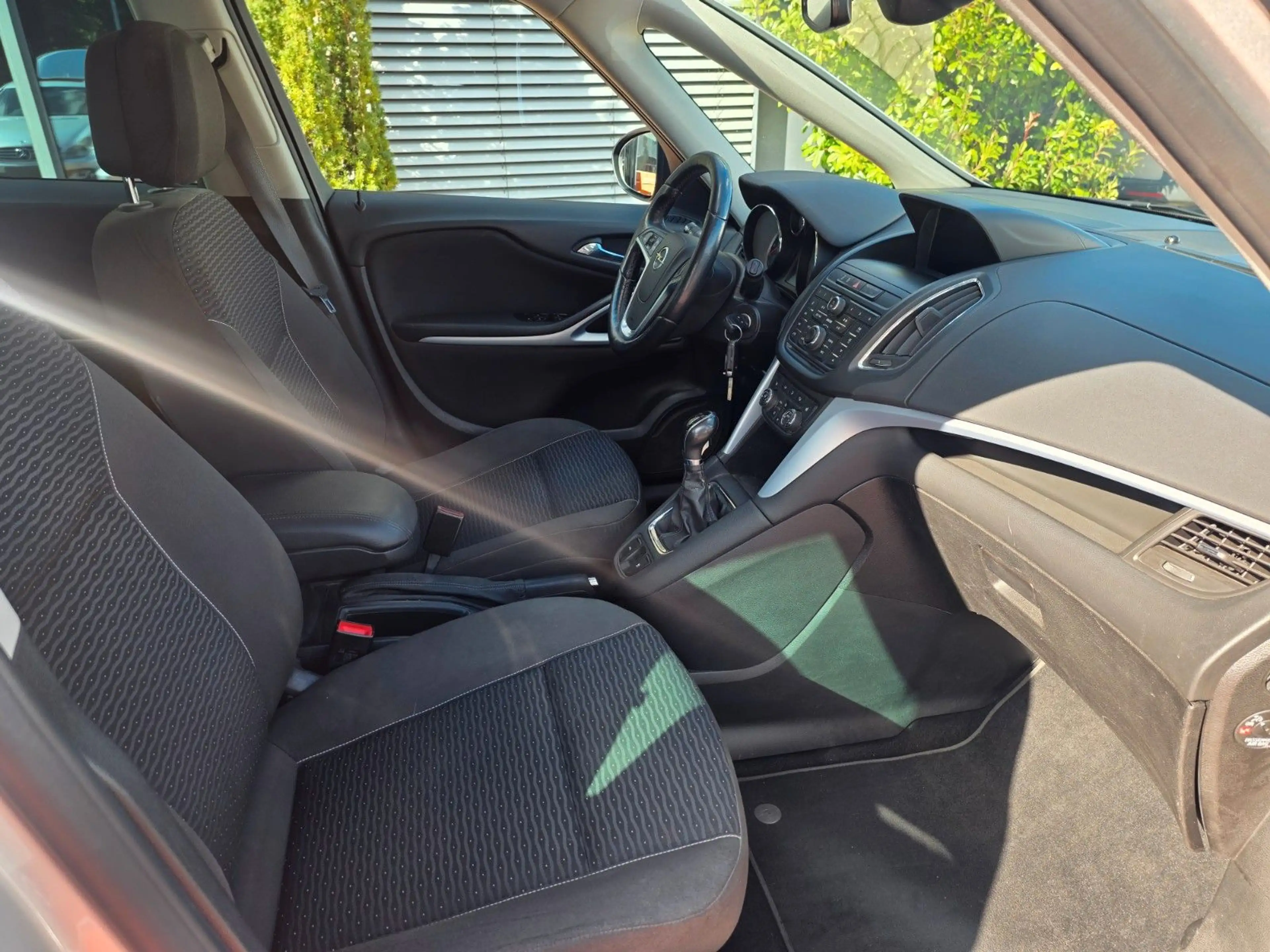 Opel Zafira C Tourer Drive — photo 11