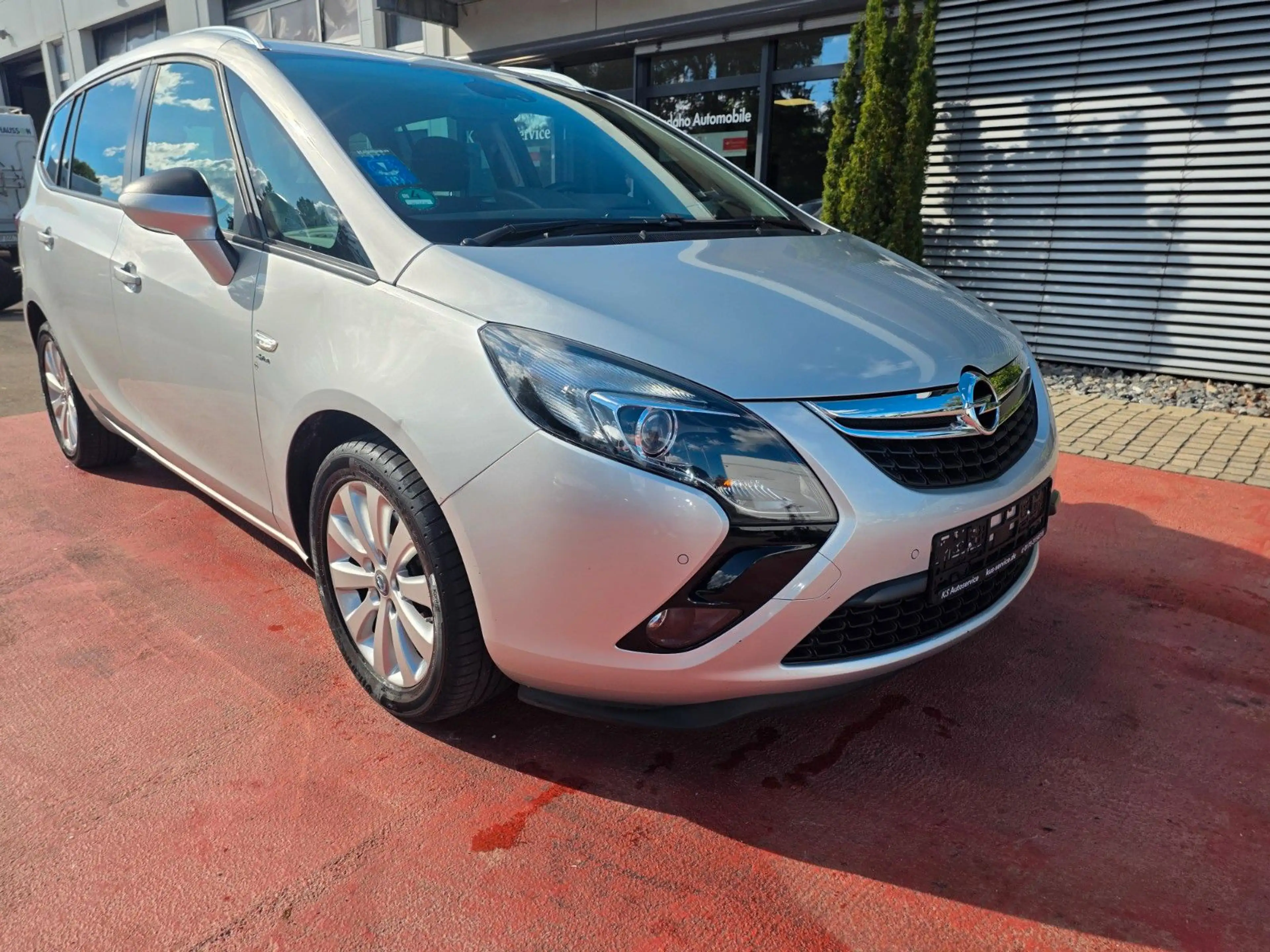 Opel Zafira C Tourer Drive — photo 7