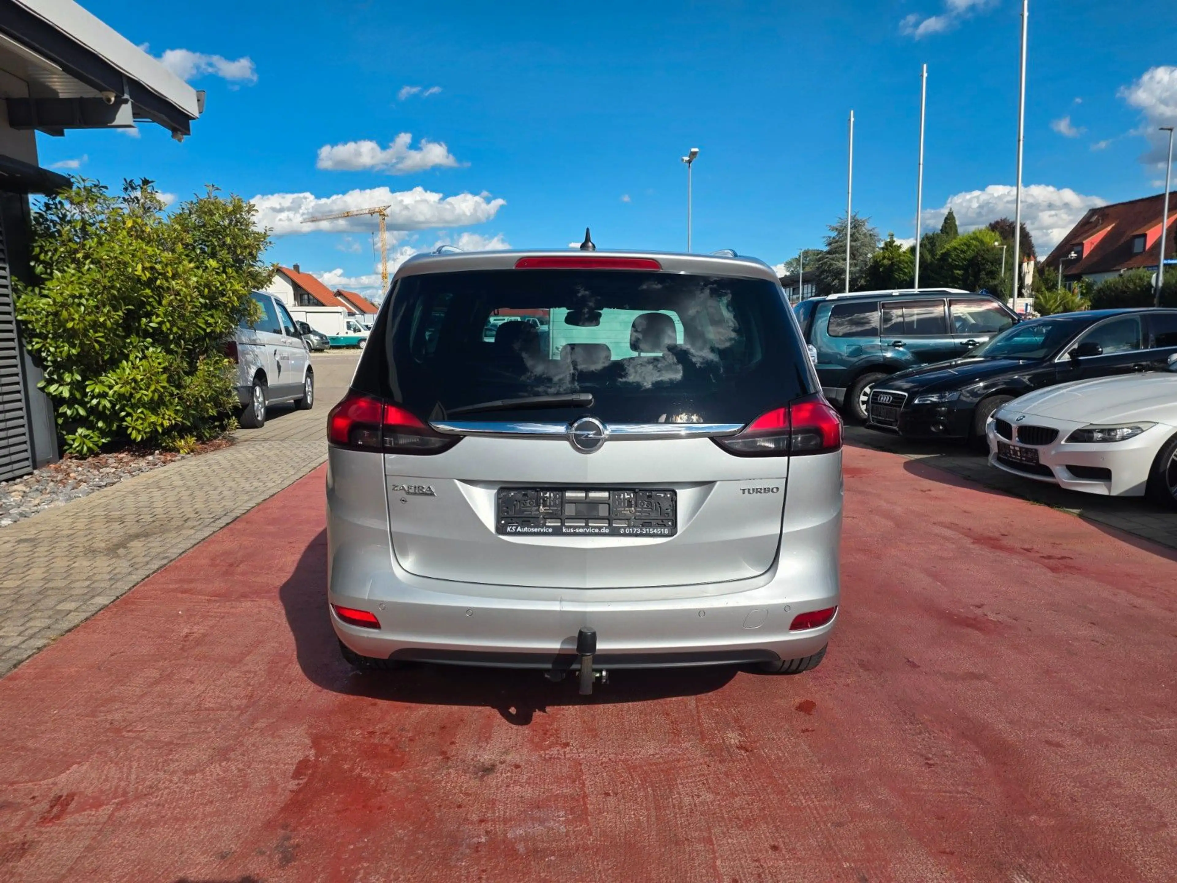 Opel Zafira C Tourer Drive — photo 3