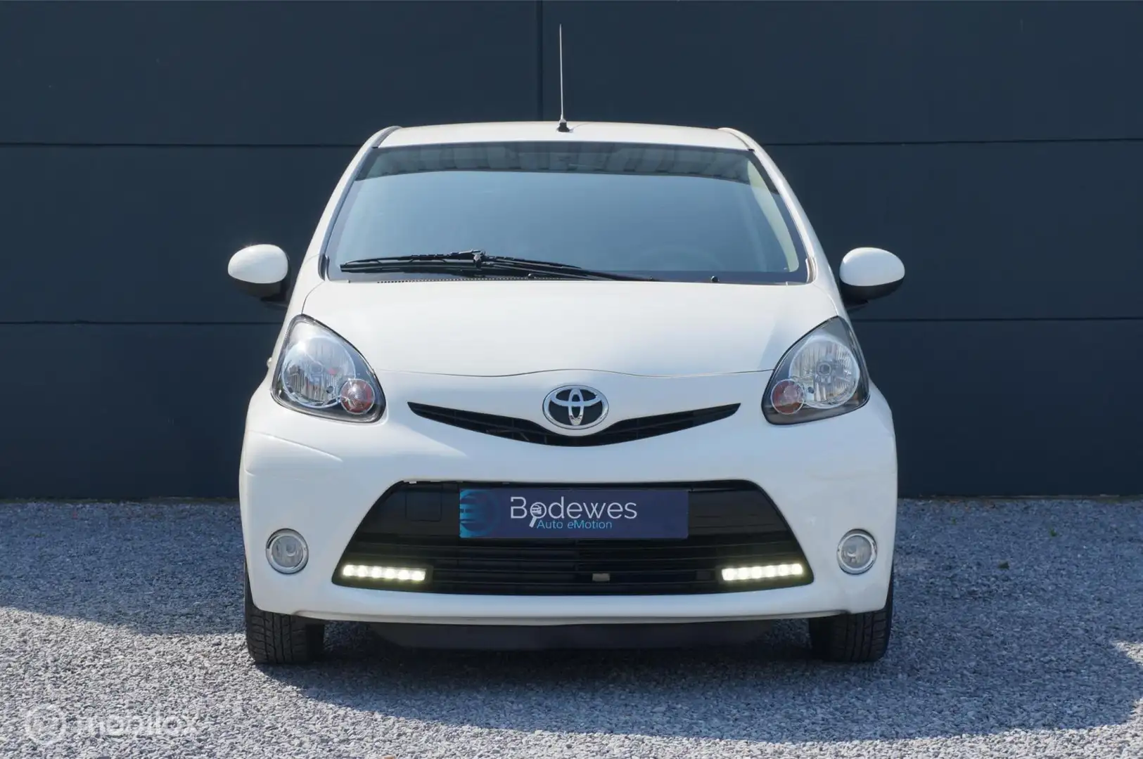 Toyota Aygo 1.0 VVT-i Dynamic Blue Airco LM Velgen Netjes! Blanco - 2