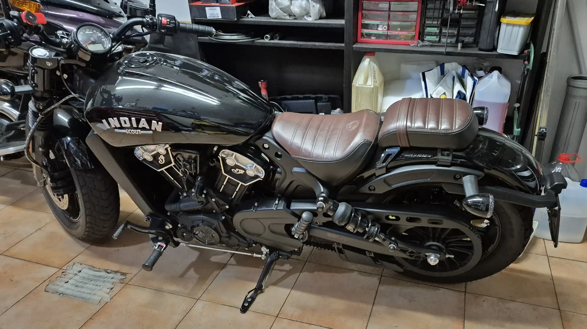 Indian Sport Scout Bobber Zwart - 2