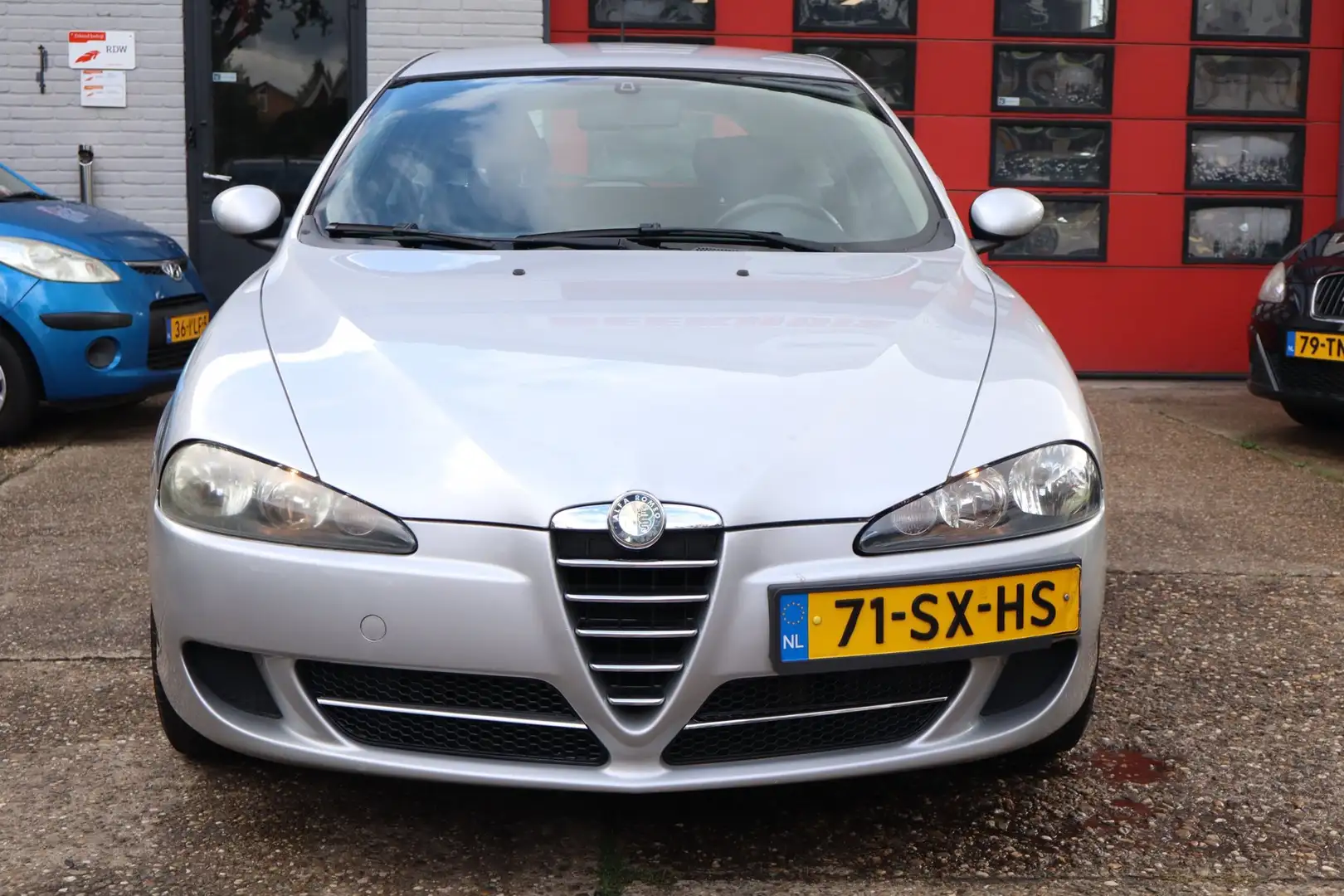 Alfa Romeo 147 1.6 T.Spark Progression , 110.000 km NAP Grau - 2