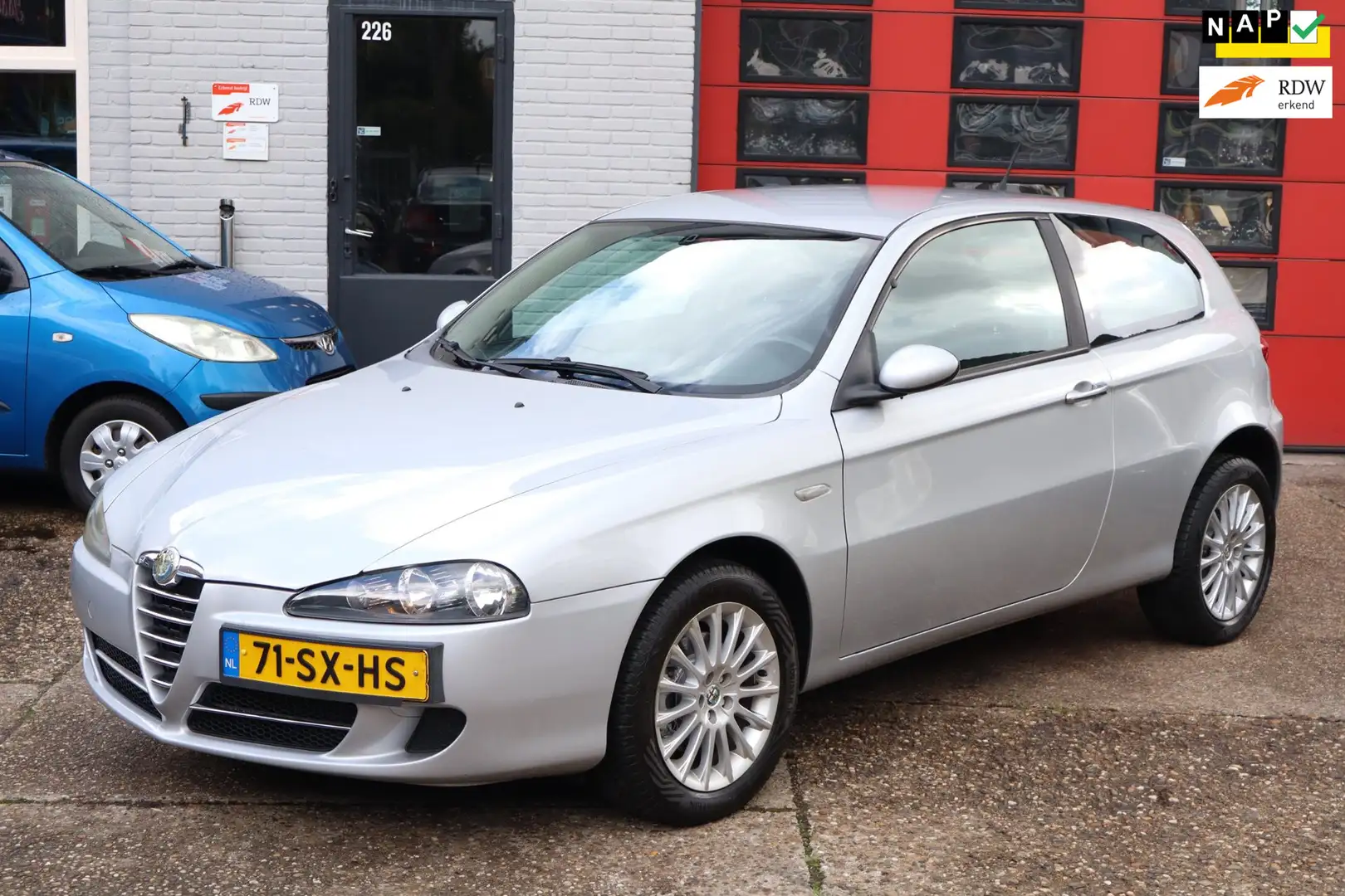 Alfa Romeo 147 1.6 T.Spark Progression , 110.000 km NAP Grau - 1