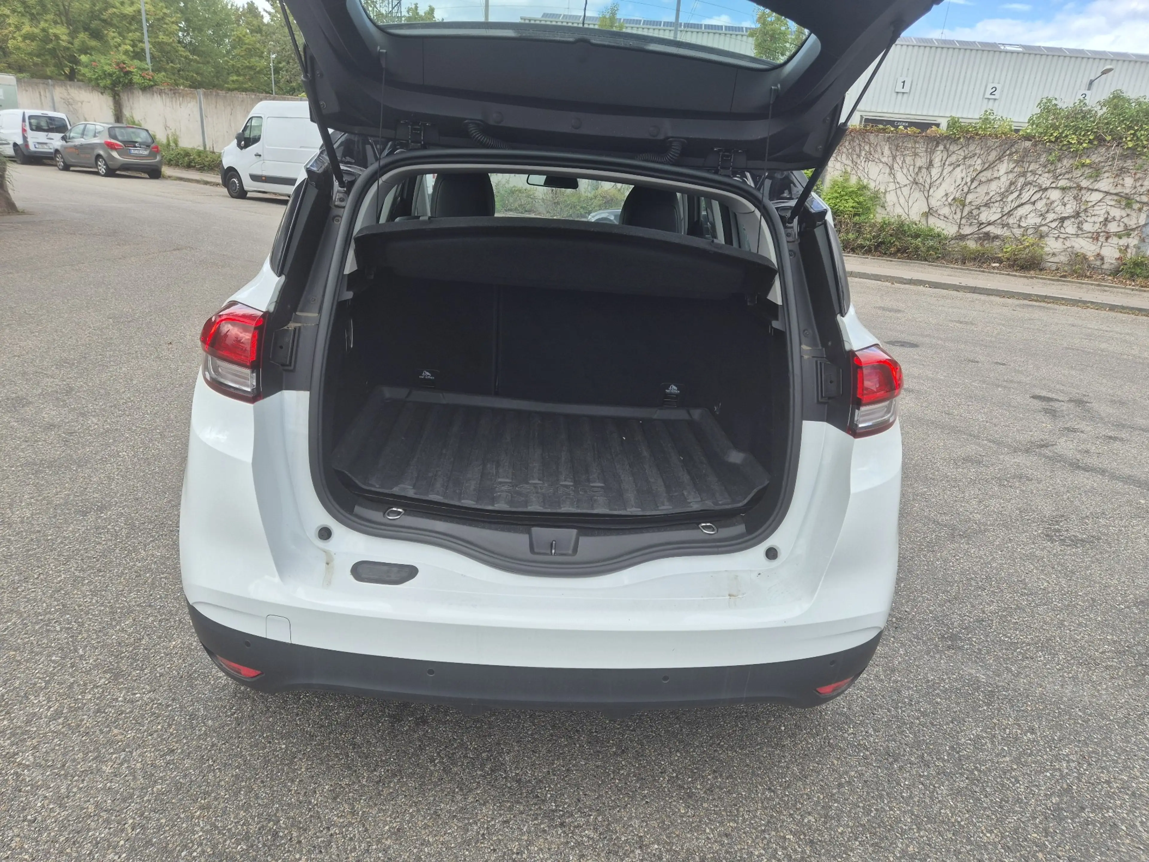 Renault Scenic Intens — photo 13