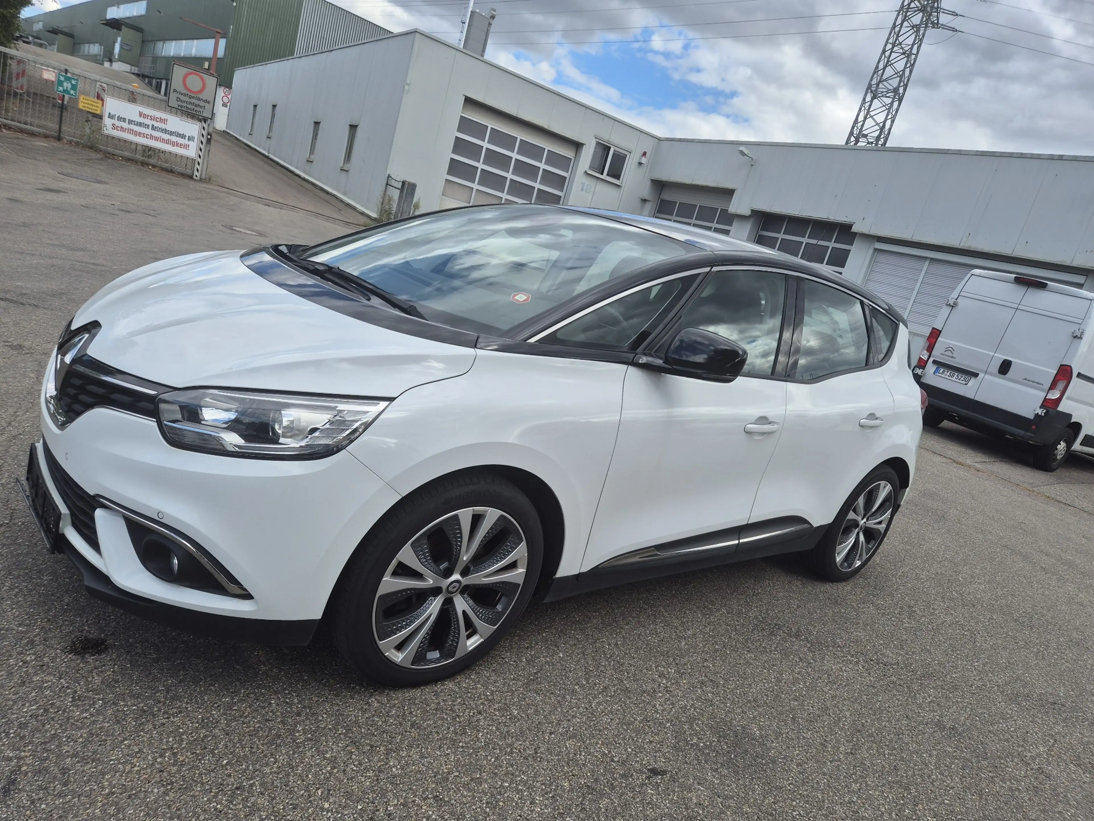 Renault Scenic Intens — photo 14