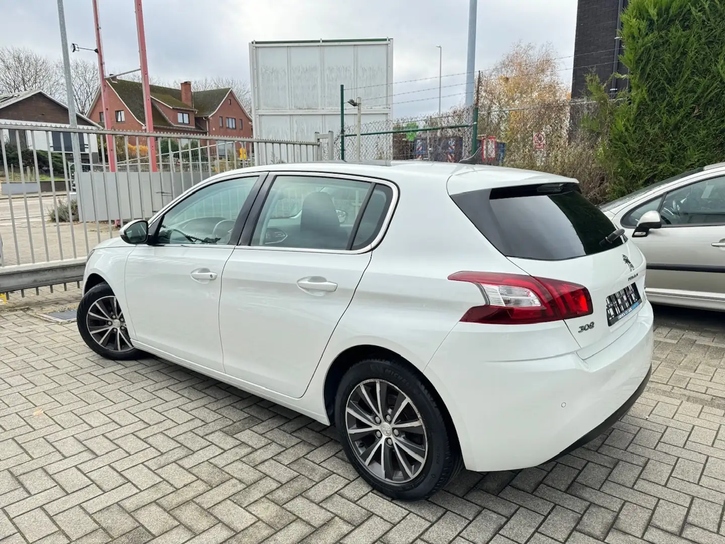 Peugeot 308 Allure 1.2i Benzine - Pano Dak ** GARANTIE ** !! Blanc - 2