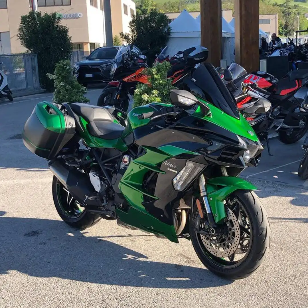Kawasaki Ninja H2 SX - 2