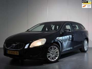1.6 T3 Kinetic /Clima/Cruise/PDC/NAVI/Leer/LMV