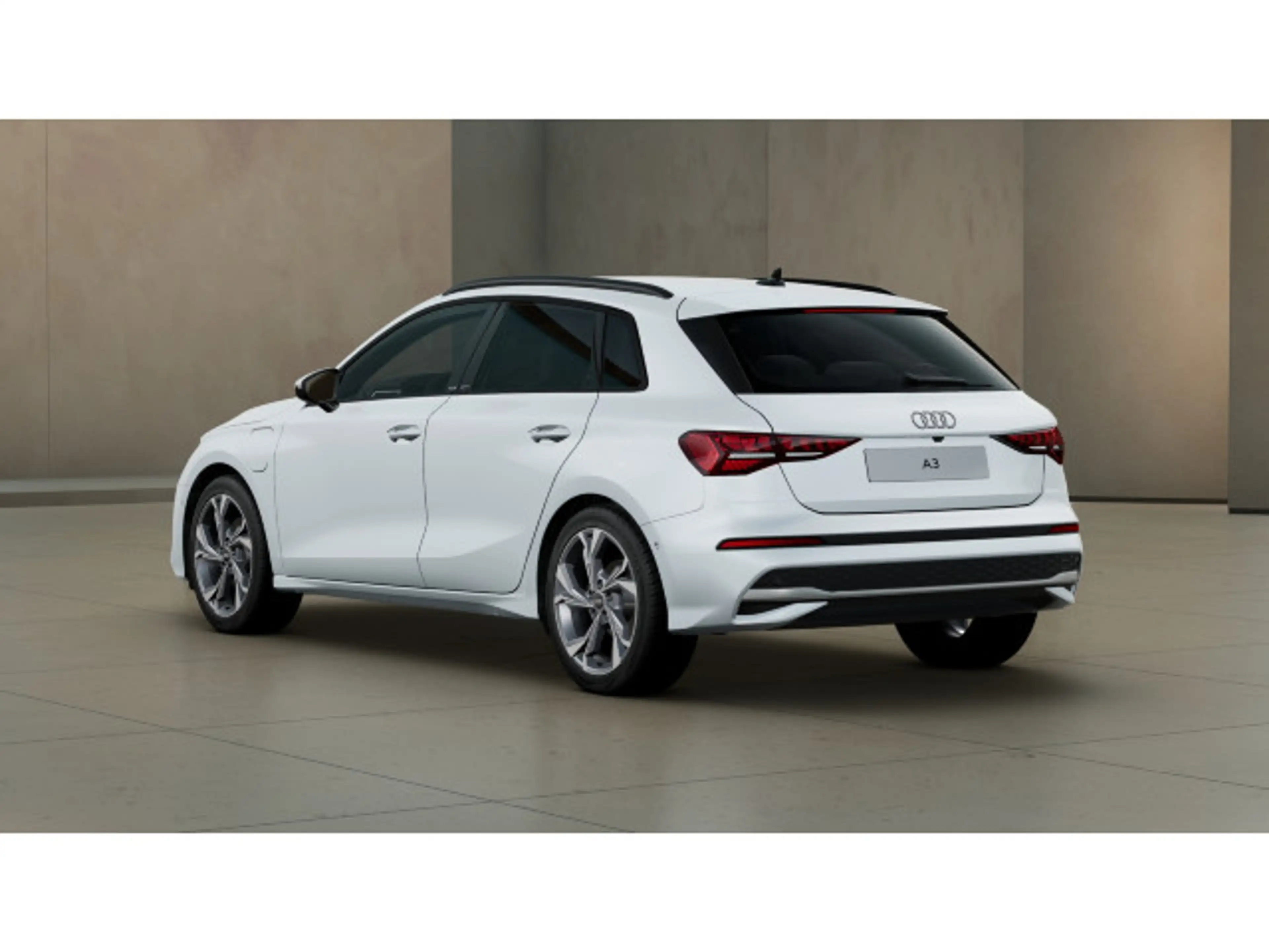 Audi A3 TFSI e-Hybrid S tronic LED — photo 4