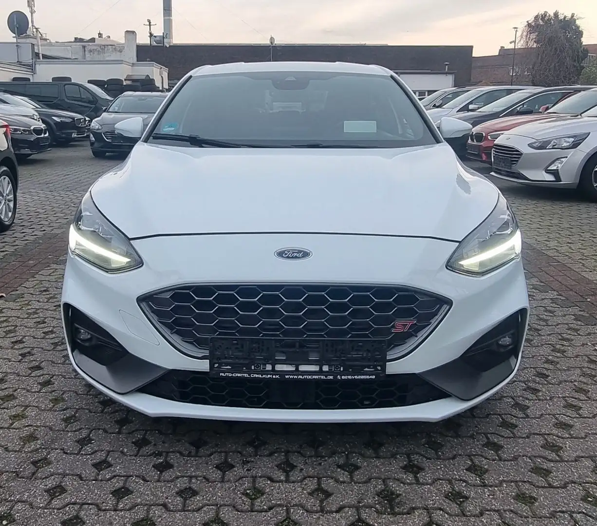 Ford Focus Lim. ST-1.HD-ACC-HEAD.UP-KAMERA-GARANTIE- Weiß - 2