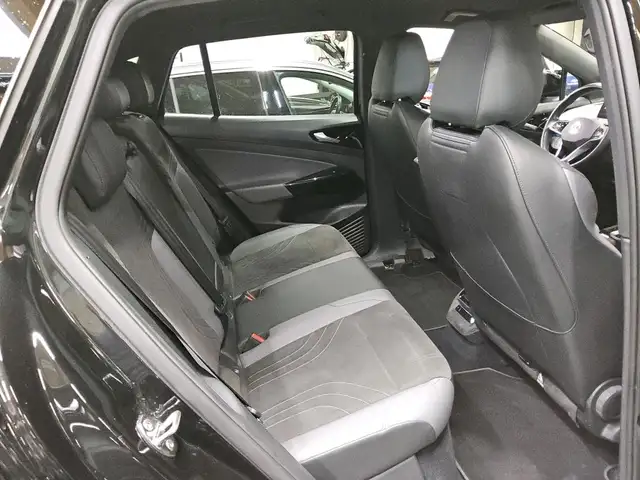 Volkswagen Id.4 view 7