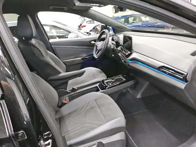 Volkswagen Id.4 view 6