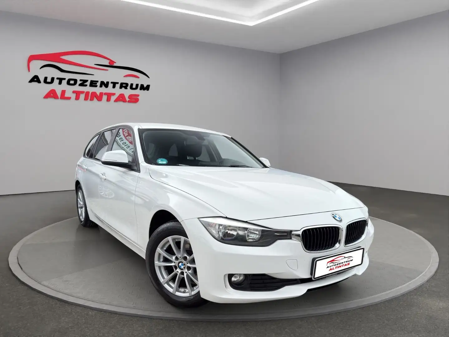BMW 318 d Touring*KLIMAAUT*NAVI*HUD*PDC*MFL*TEMPOMAT* Blanc - 2
