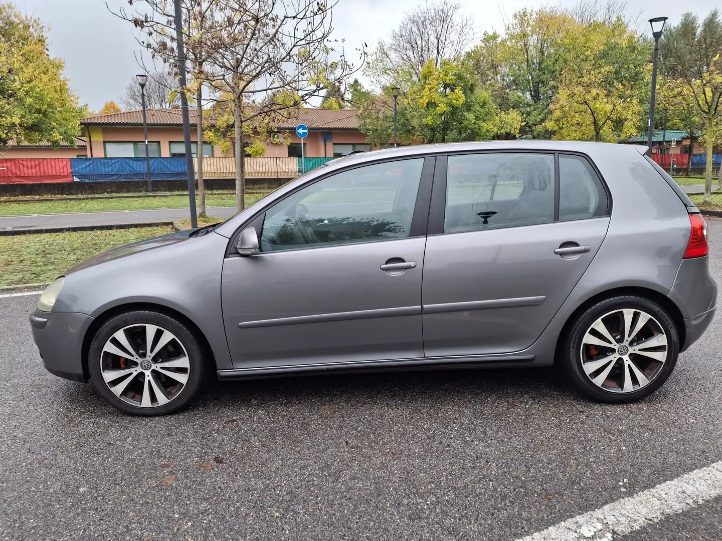 Volkswagen Golf Golf V 2003 5p 1.9 tdi Trendline Grigio - 2