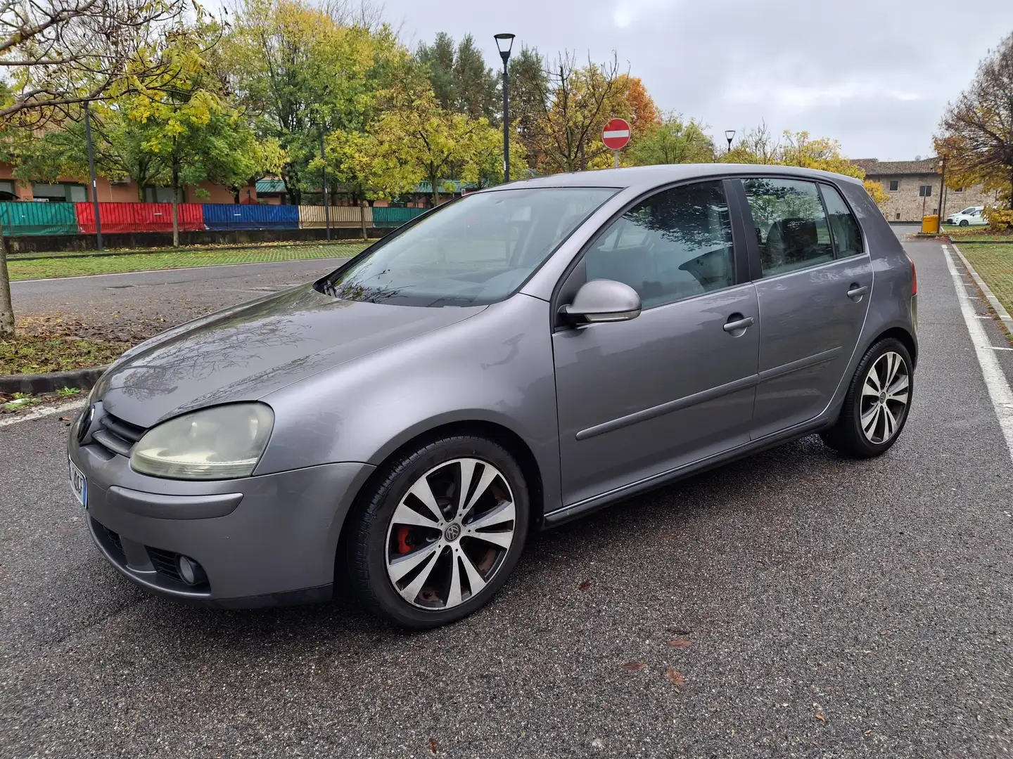 Volkswagen Golf Golf V 2003 5p 1.9 tdi Trendline Grigio - 1