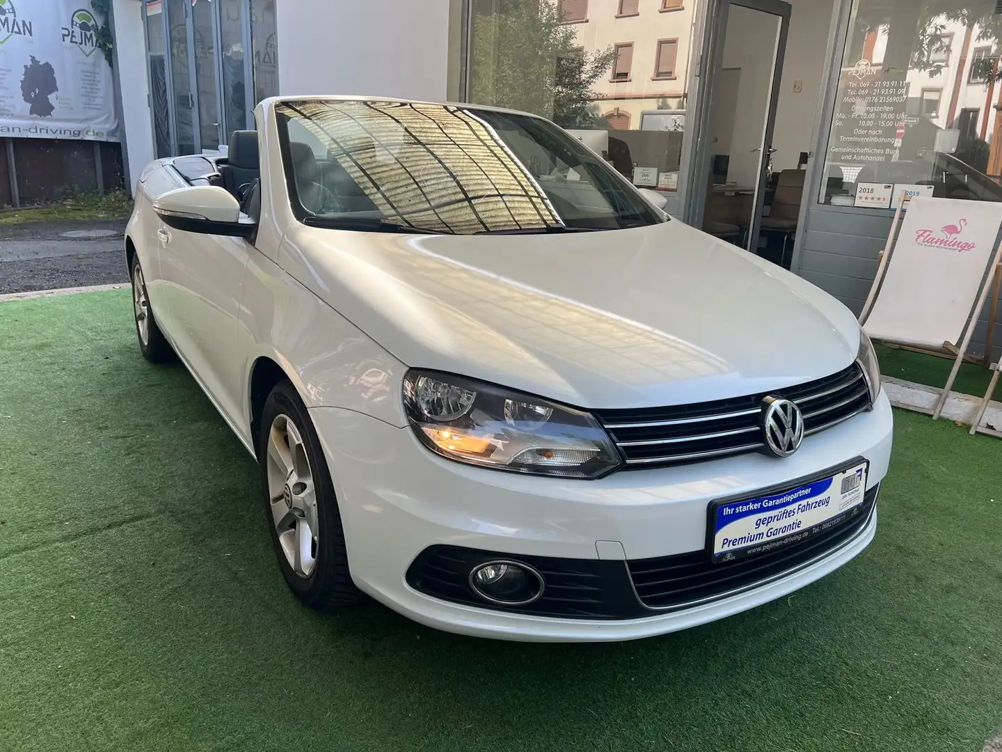 Volkswagen Eos 2.0 TDI DSG,KlimaA2Z,NAVI,PDC,SHZ+L,PAN-D White - 1