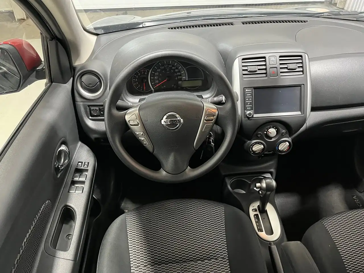 Nissan Micra снимка Nissan Micra