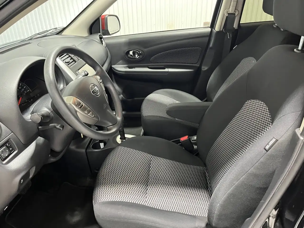 Nissan Micra снимка Nissan Micra